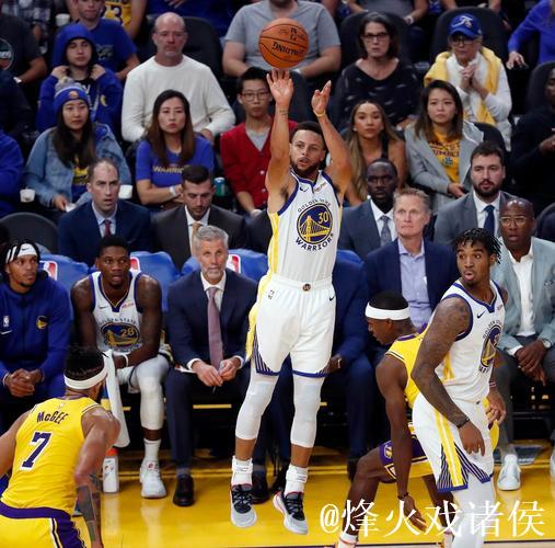 库里16分领衔勇士狂胜湖人，布朗尼手感冰凉，季前赛5连胜到手